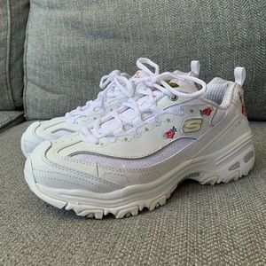 Skecher’s Floral Embroidery White Sneakers
